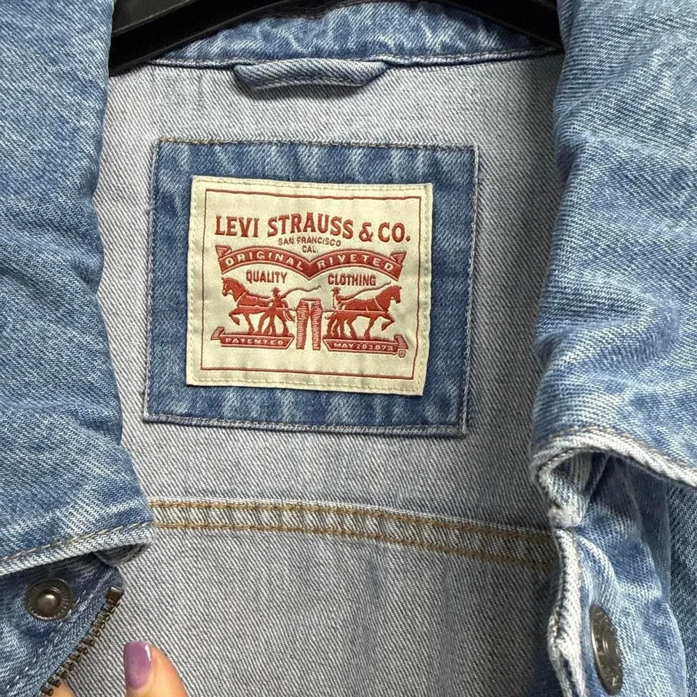 Levi's Light Blue Denim Shirt Jacket with Chest Flap Pockets